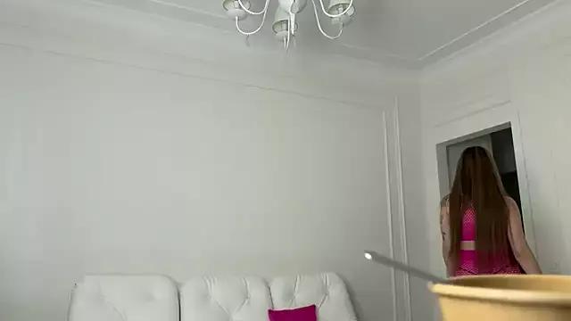 Kisskeyy from StripChat