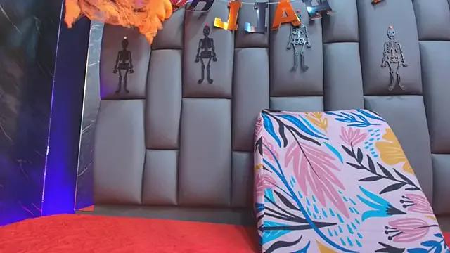 kissme_luna from StripChat