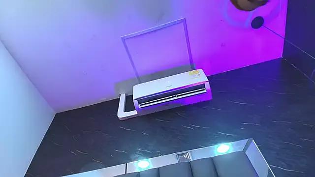 kissme_luna from StripChat