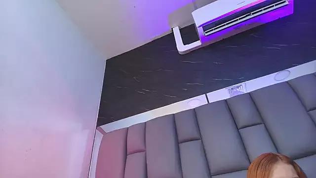 kissme_luna from StripChat