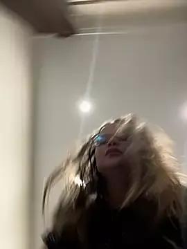KissMeSasha from StripChat