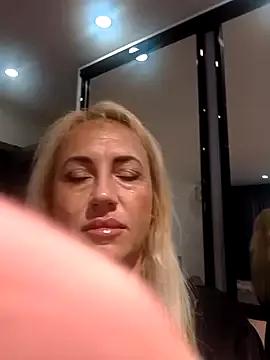 KissMiSveet from StripChat