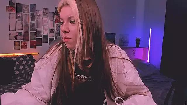 kissmywings from StripChat