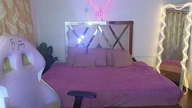 Dirty chat webcam: explore liveshows with versed models, from laying bare to fetishes, in a variety of sexy free adult webcams.