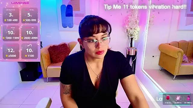 Kitana_rose from StripChat is Freechat