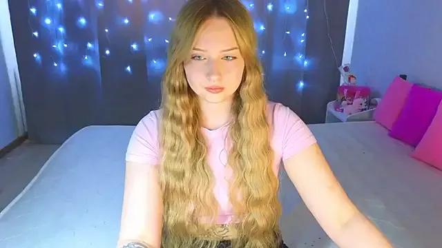 kitten_kiss from StripChat