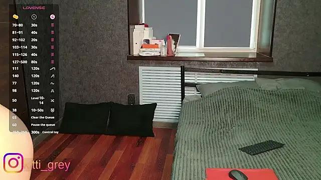 KittiGrey from StripChat