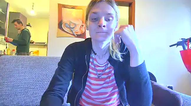 kitty-emz from StripChat