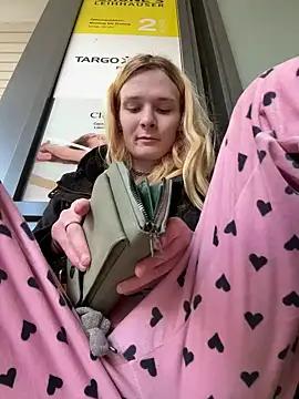 kitty-emz from StripChat