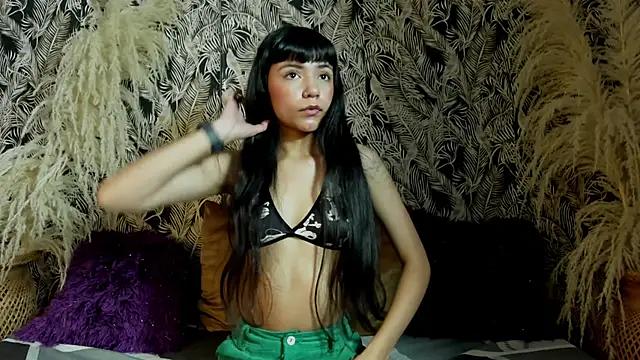kitty-kryss from StripChat