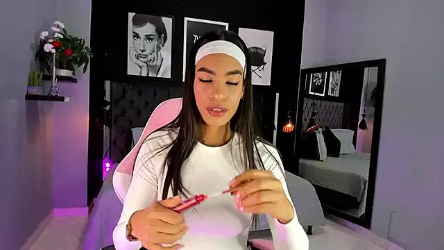 kitty_collins_ from StripChat