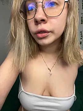 Kitty_Katrine from StripChat