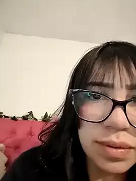 Kitty_Melodi from StripChat is Freechat