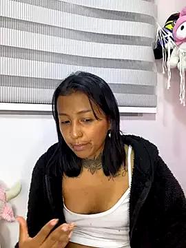 kitty_moon1 from StripChat