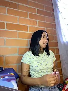 kitty_moon1 from StripChat