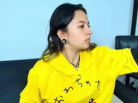 Kitty_ravee from StripChat