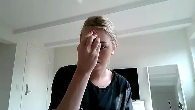 Kitty_Swetty from StripChat