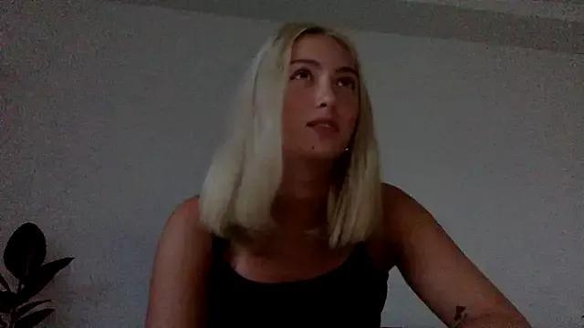 Kitty_Swetty from StripChat