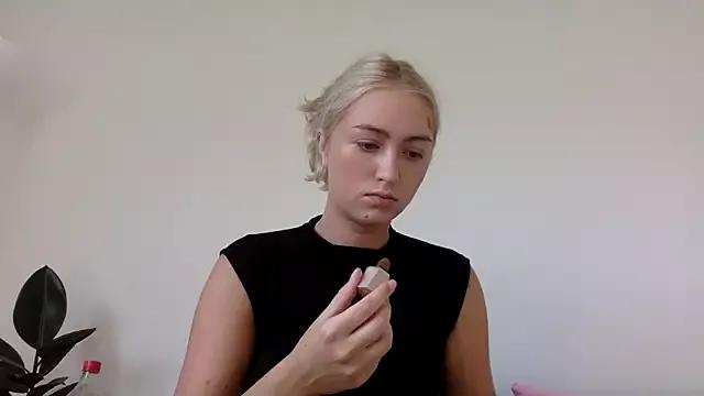 Kitty_Swetty from StripChat