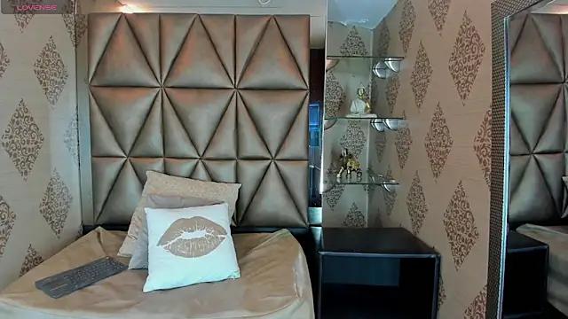 Kitty_Velvet_ from StripChat