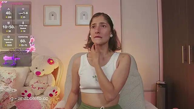 KittyAna from StripChat