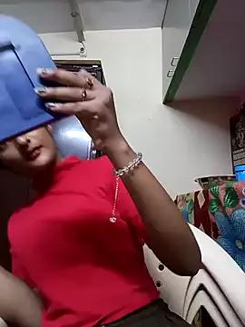 KittyBby14 from StripChat