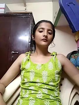 KittyBby14 from StripChat