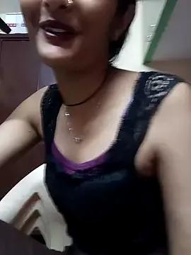 KittyBby14 from StripChat