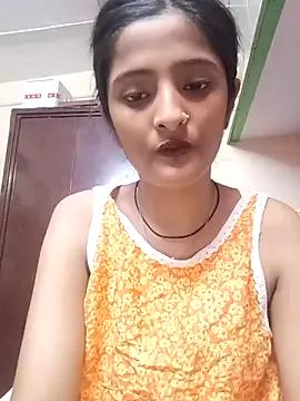 KittyBby14 from StripChat