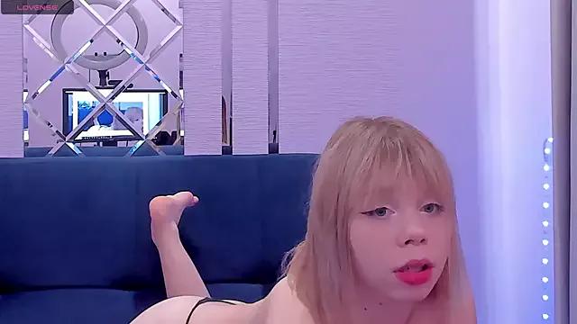 KittyGolden from StripChat is Freechat