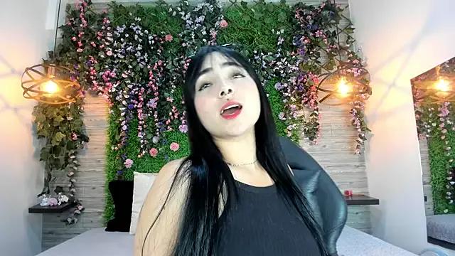 kittyMelvis from StripChat is Freechat