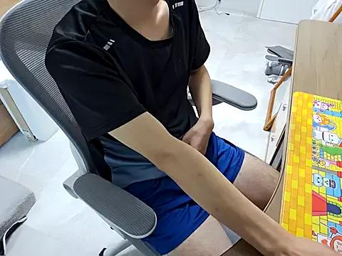 Kmin__ webcams show profile image 