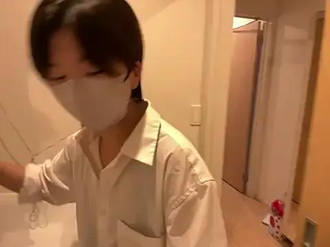 kr_koma55xo from StripChat