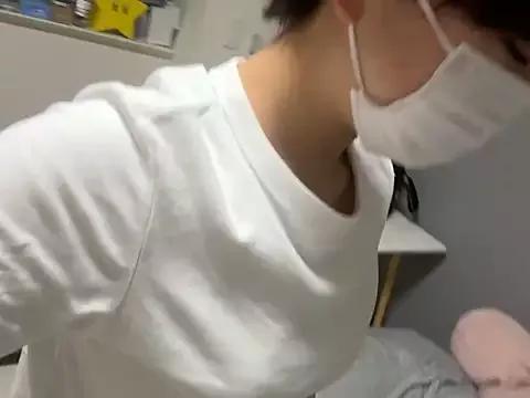 kr_koma55xo from StripChat
