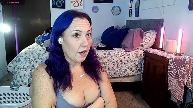 kristallic from StripChat is Freechat