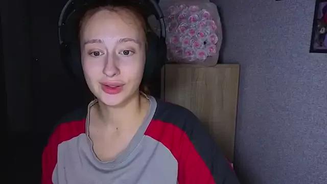 kristi_ginger from StripChat is Freechat