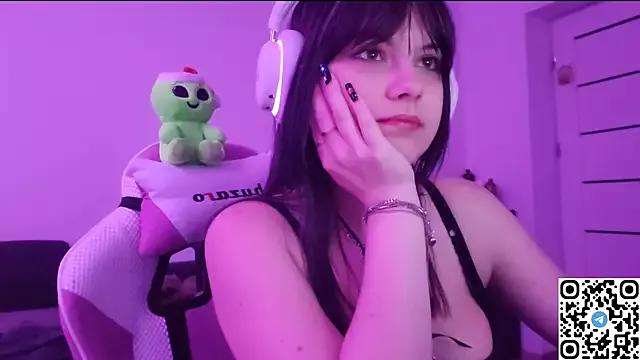 KristiBloom from StripChat is Freechat