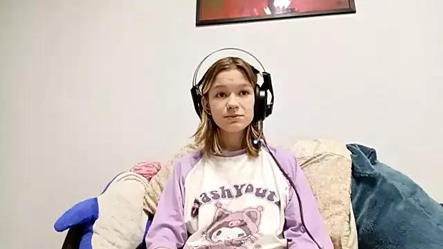 KumBoole from StripChat is Freechat