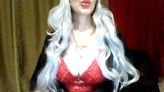 L1ona_Luxe from StripChat is Freechat