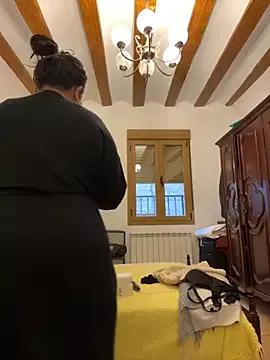 laarti from StripChat