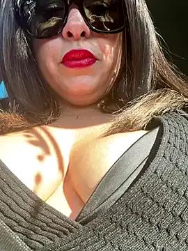 laarti from StripChat