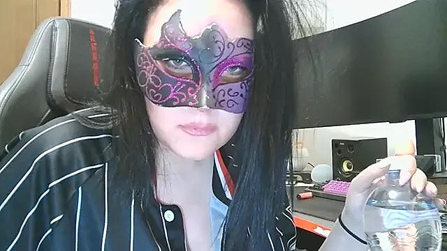 LaDamaNeraa from StripChat