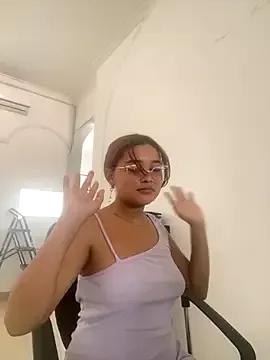 ladulceale from StripChat is Freechat