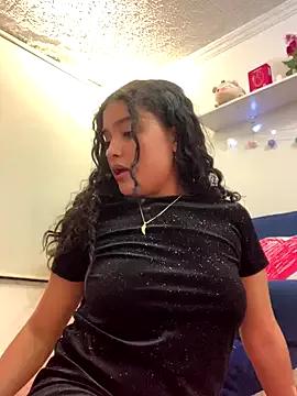 ladulcemary from StripChat is Freechat