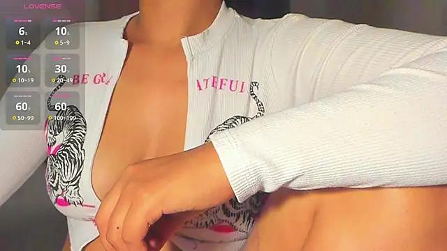 Lady_Rey from StripChat is Freechat