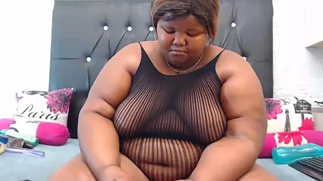LadyBearX_ from StripChat is Freechat