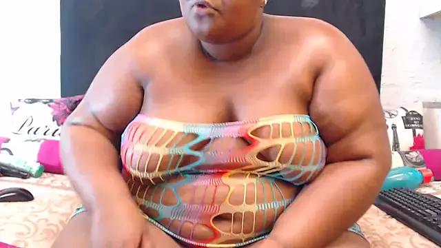 LadyBearX_ from StripChat is Freechat