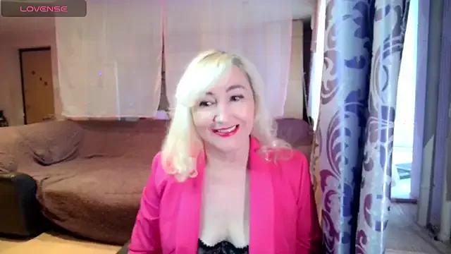 LadyKriss from StripChat is Freechat