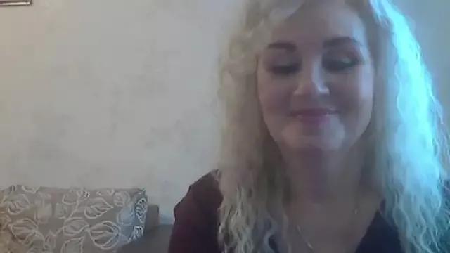 LadySexyBlond from StripChat is Freechat