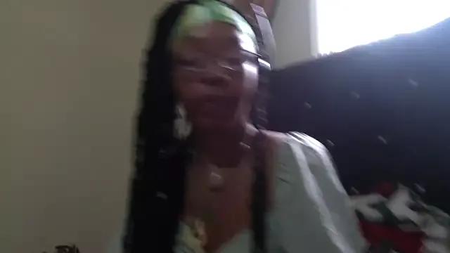 Ladyzee25 from StripChat is Freechat